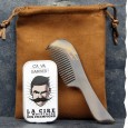 Coffret cadeau bio pour homme moustachu : cire à moustache Bio et peigne à moustache en corne