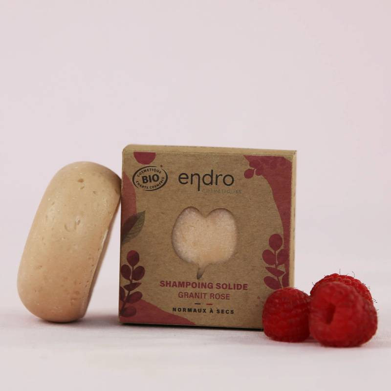 Shampoing solide Bio apaisant pour cheveux secs et cheveux normaux. Emballage carton. Fabriqué en France, en Bretagne Shampoing solide Bio apaisant pour cheveux secs et cheveux normaux. Emballage carton. Fabriqué en France, en Bretagne
