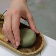 Shampoing solide Bio régulateur cheveux gras et cheveux normaux.  Emballage carton. Fabriqué en France, Bretagne - Zéro déchet